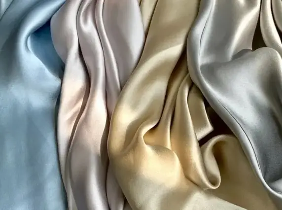 O que exatamente é o tecido de acetato que está conquistando a Internet?