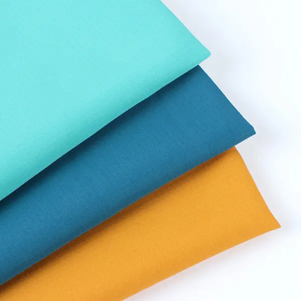 A Nashe Textile expande sua linha de produtos de tecidos para camisas com o lançamento de novos tecidos multifuncionais de poliéster para camisas.