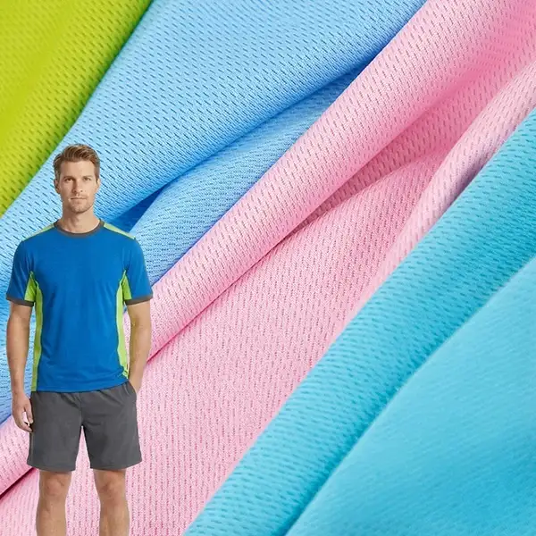 A chave para que o tecido de corrida seja respirável e evite o acúmulo de suor está na forma como ele é tecido.